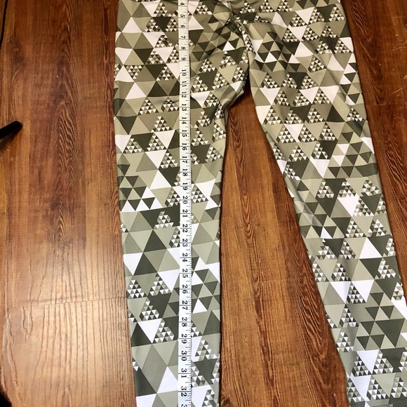 COPY - Old Navy workout leggings - Picture 2 of 4